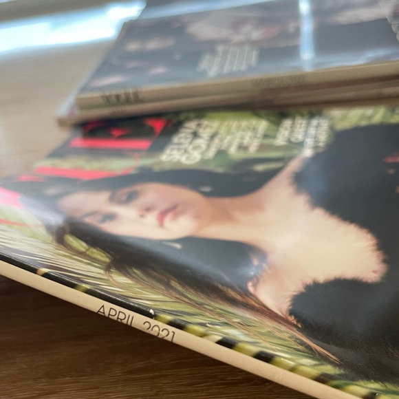 Vogue Magazine Selena Gomez Cover April 2021 - Picture 3 of 3